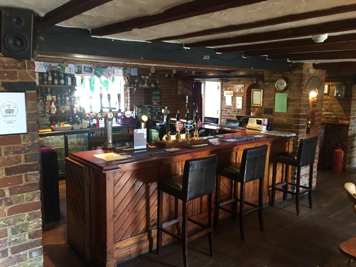The St Crispin Inn Worth  Extérieur photo