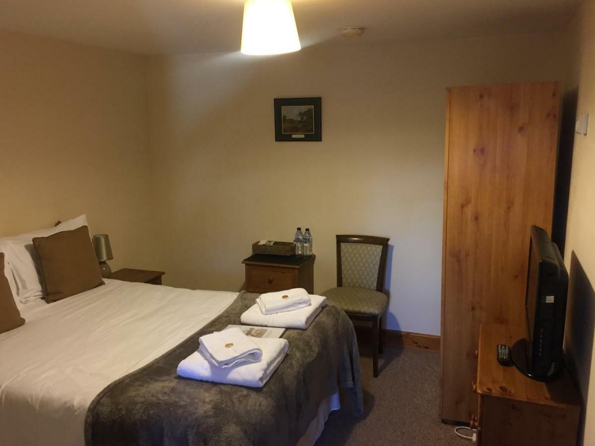 The St Crispin Inn Worth  Extérieur photo