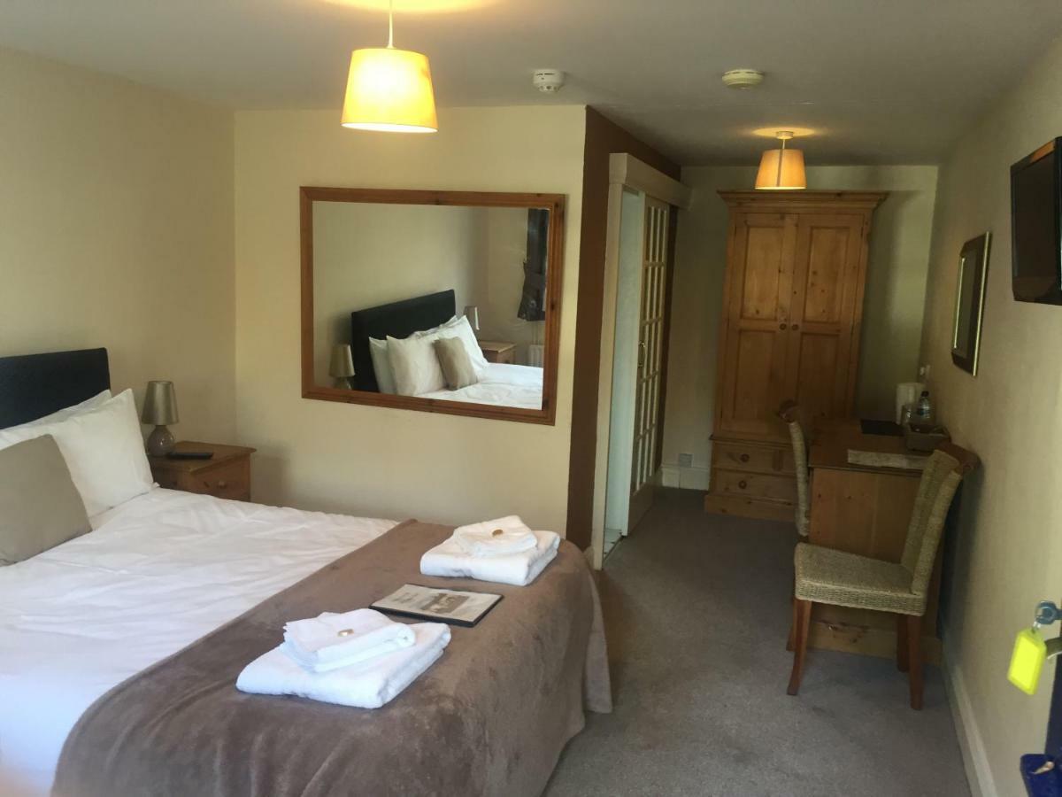 The St Crispin Inn Worth  Extérieur photo