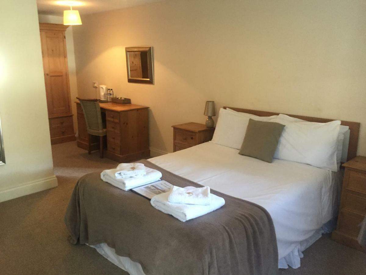 The St Crispin Inn Worth  Extérieur photo