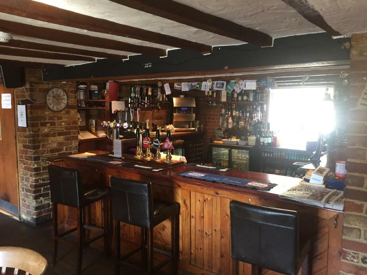 The St Crispin Inn Worth  Extérieur photo