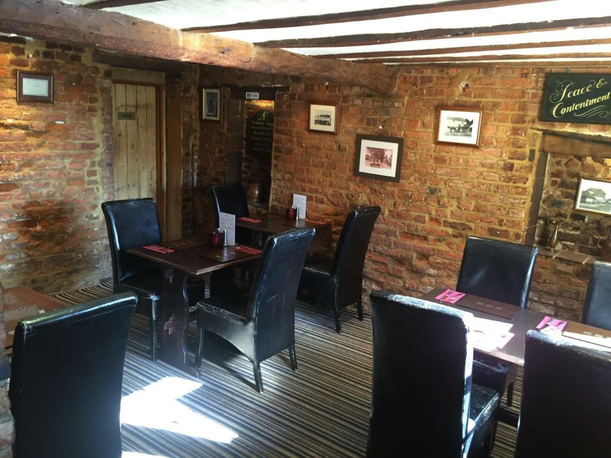 The St Crispin Inn Worth  Extérieur photo